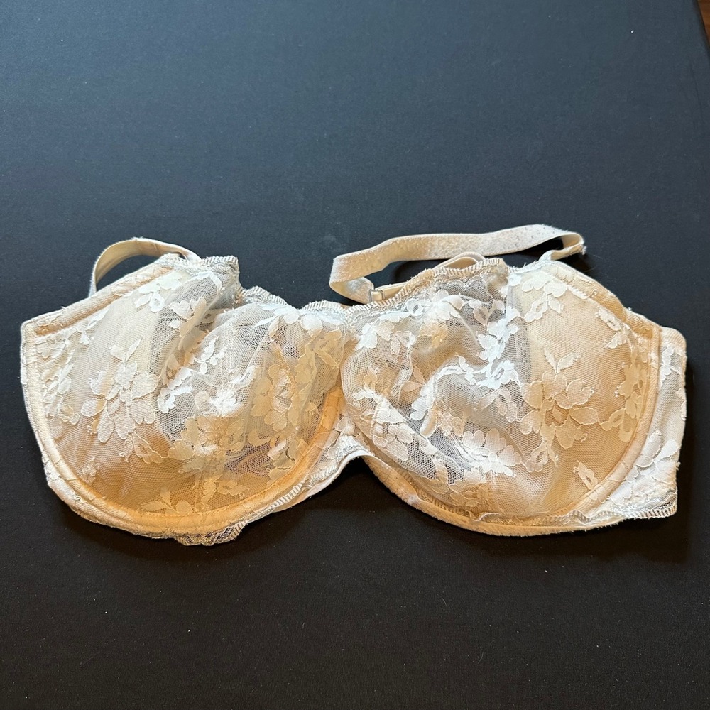 Victorias Secret Dream Angels Lace Push Up Without Padding Bra 38DDD Cream